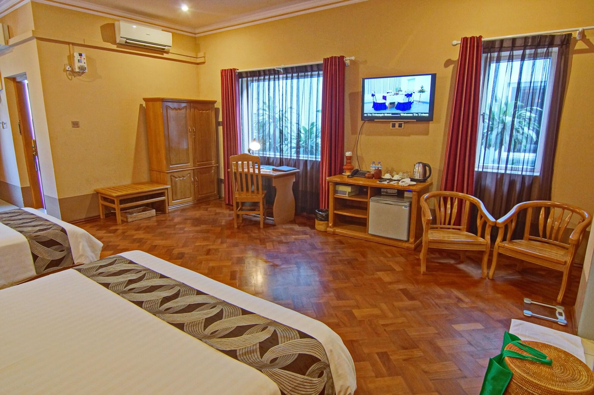 Triumph Hotel Мандалай Экстерьер фото