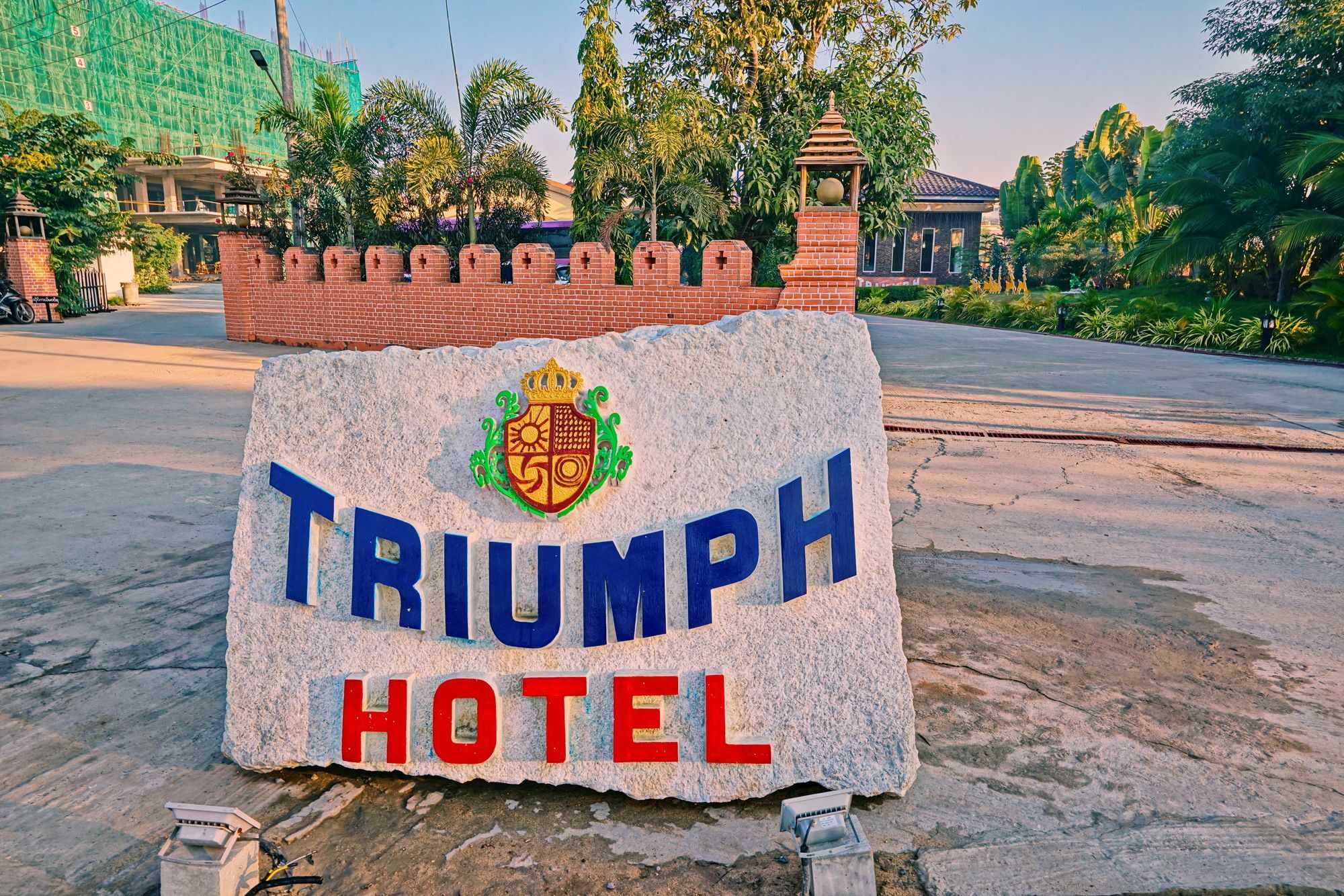 Triumph Hotel Мандалай Экстерьер фото