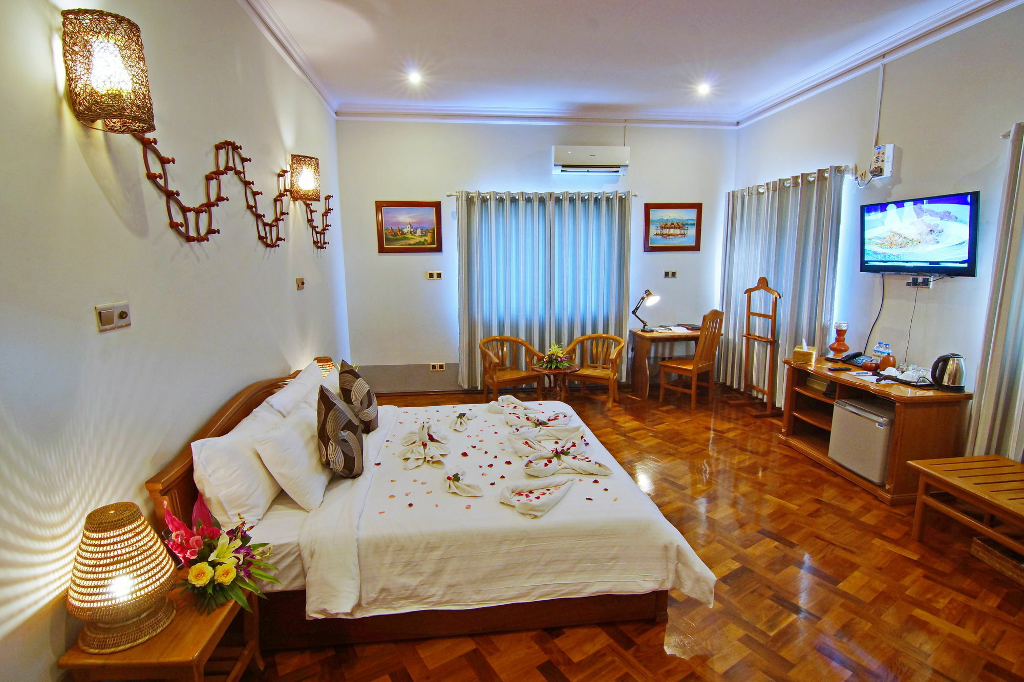Triumph Hotel Мандалай Экстерьер фото